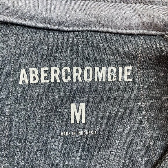 Abercrombie and Fitch men’s ¼ zip gray pullover thumb holes size Medium - Picture 3 of 11